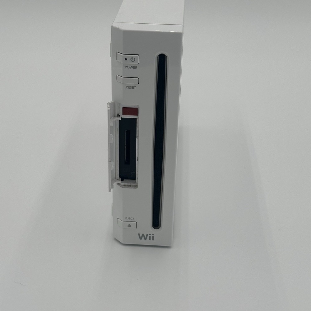Nintendo Wii Console Bundle - 8 Games - 2 Controllers - Accessories RLV-001 - Picture 4 of 11